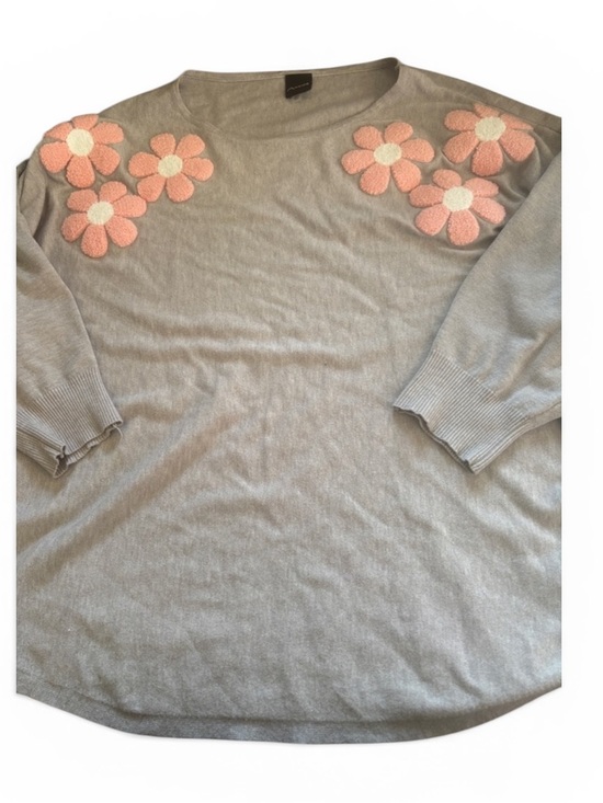 Aaeda Sweaters - Aaeda Flower Pullover Sweater - Size 2x